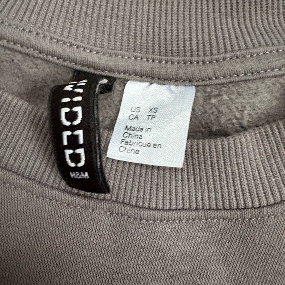 H&M Women’s XS Sweater Bundle | 3 Pieces | Cozy & Trendy - Picture 6 of 6